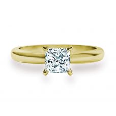 公主方形切割钻石订婚戒指