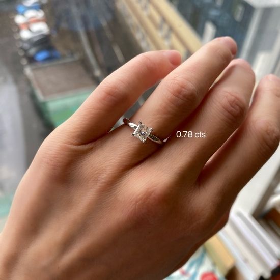 经典公主方形切割钻石订婚戒指,  放大圖像 5