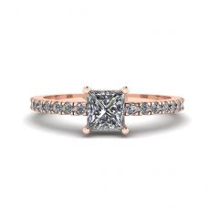 18K 玫瑰金侧边密镶公主方形切割钻石戒指