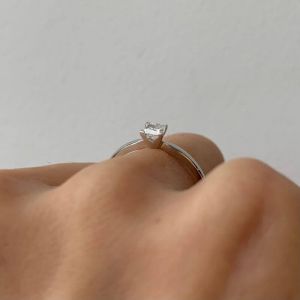 公主方形切割钻石戒指 - 照片 4