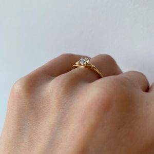 自然灵感钻石订婚戒指 - 照片 2