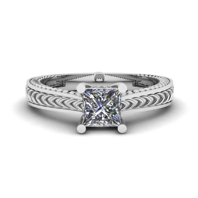 东方风格公主方形切割钻石戒指