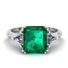 3 克拉祖母绿戒指镶三角边钻石白金